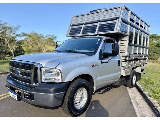 FORD F-350 2.8 TURBO DIESEL 2P MANUAL